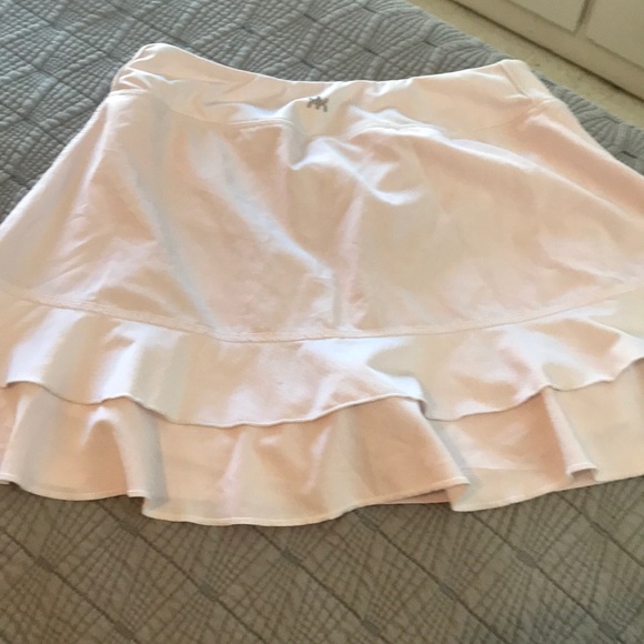 Exercise white tennis skirt - Picture 2 of 4